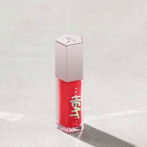 Lip gloss + free sample